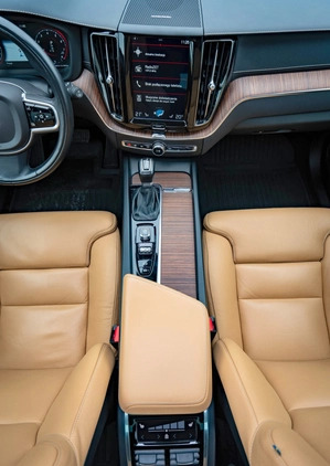 Volvo XC 60 cena 156000 przebieg: 56000, rok produkcji 2019 z Białystok małe 781